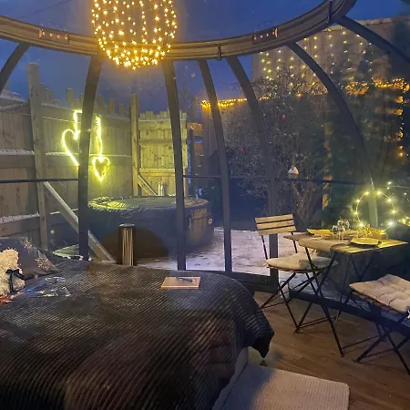 Sweet Dome In Bouillon Οργανωμένο κάμπινγκ